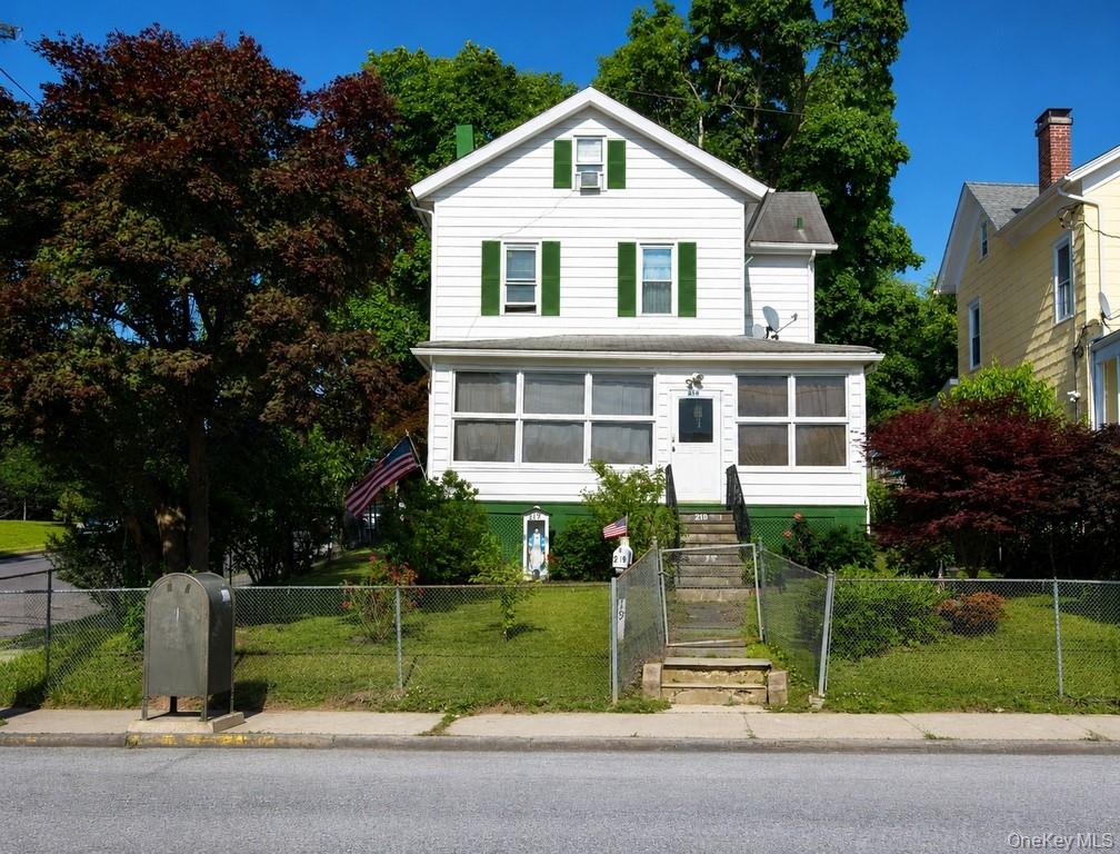 219 Spring Street Property Photo 2