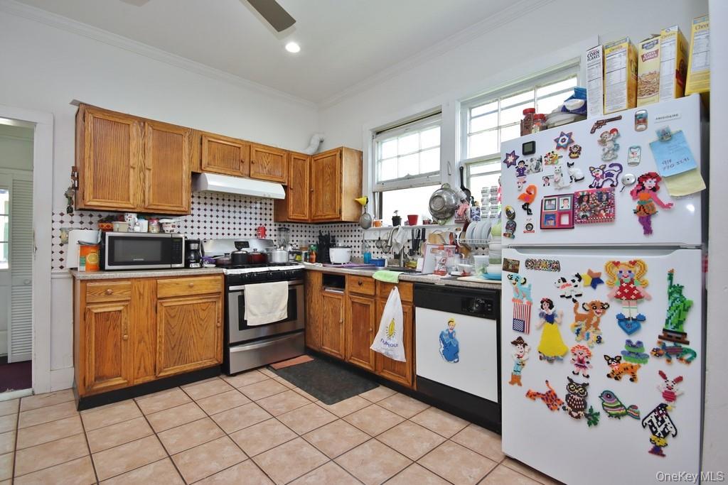 219 Spring Street Property Photo 5