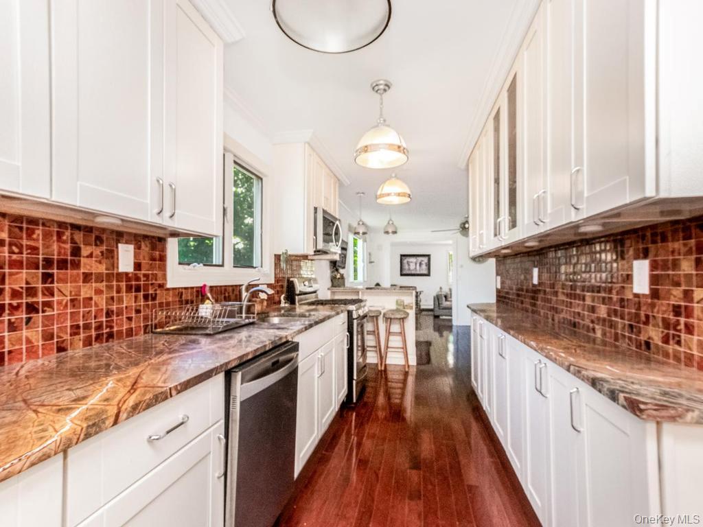 177 Carroll Street Property Photo 8