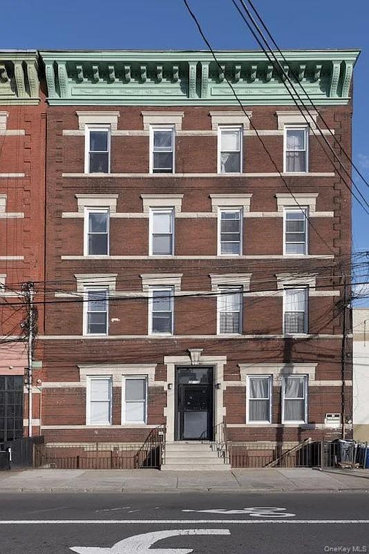 36-05 Vernon Boulevard