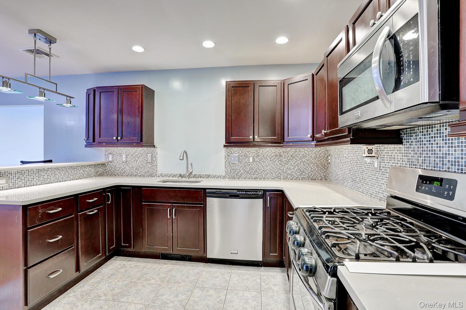 6 Hemlock Lane Property Photo 8