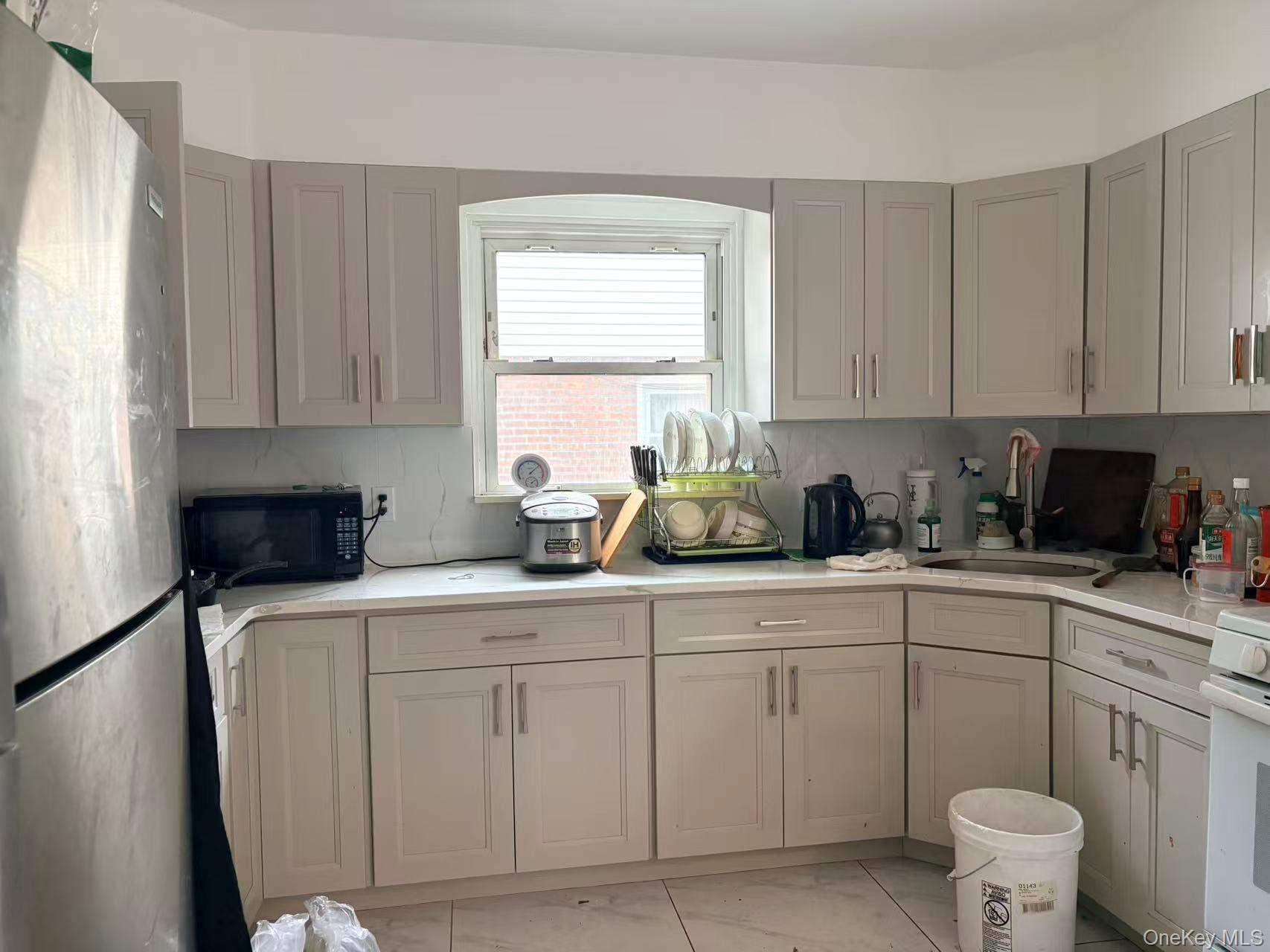 5628 213th Street Property Photo 6