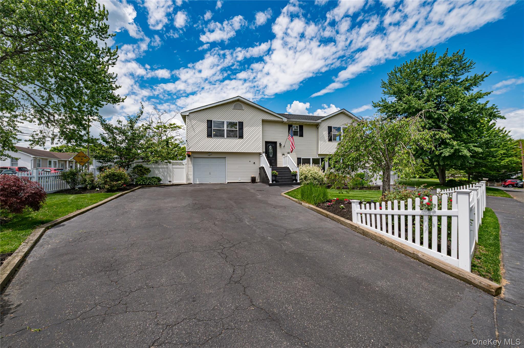 25 W Shore Drive Property Photo 1