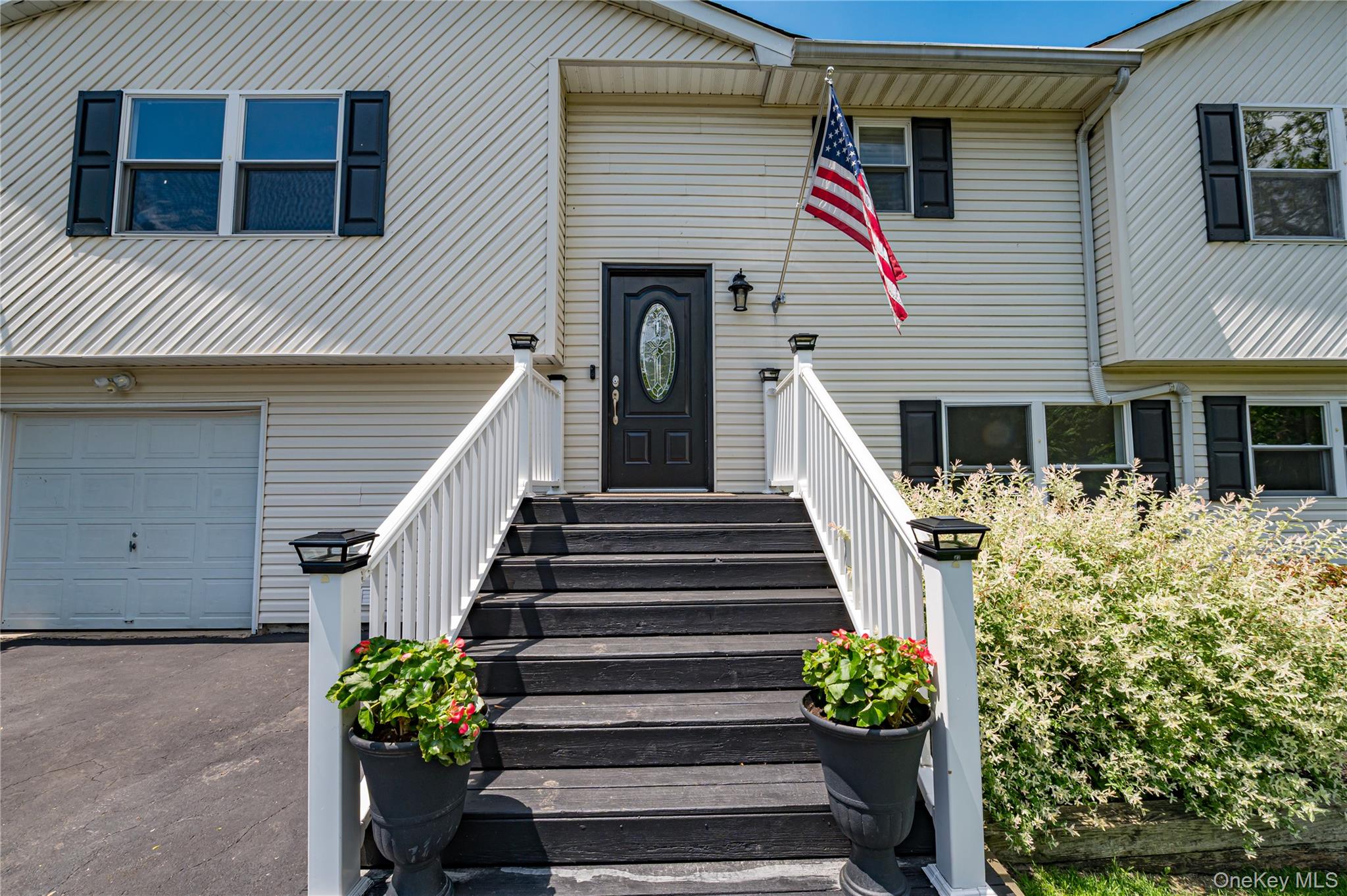 25 W Shore Drive Property Photo 4