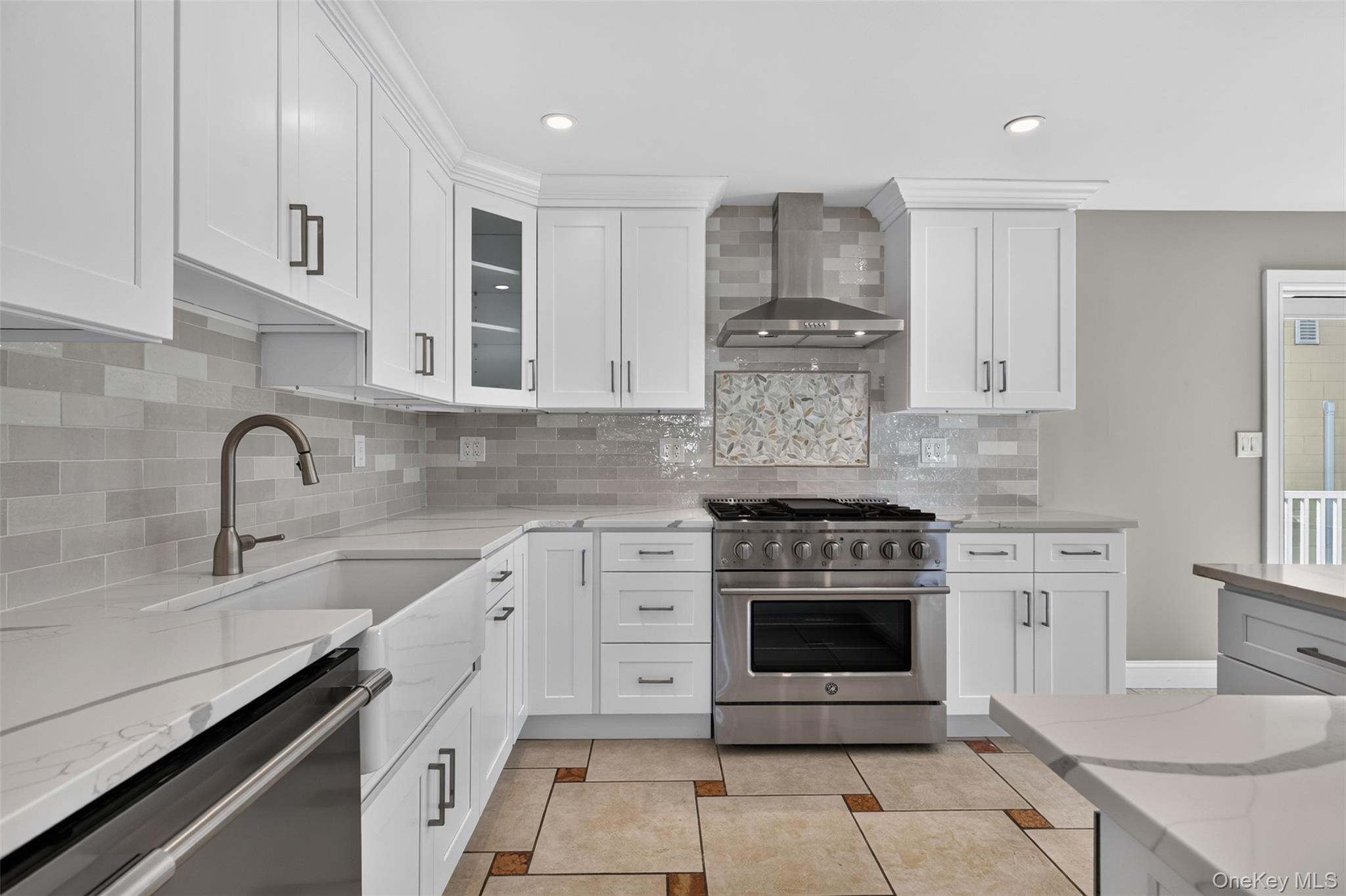35 Adams Avenue Property Photo 18