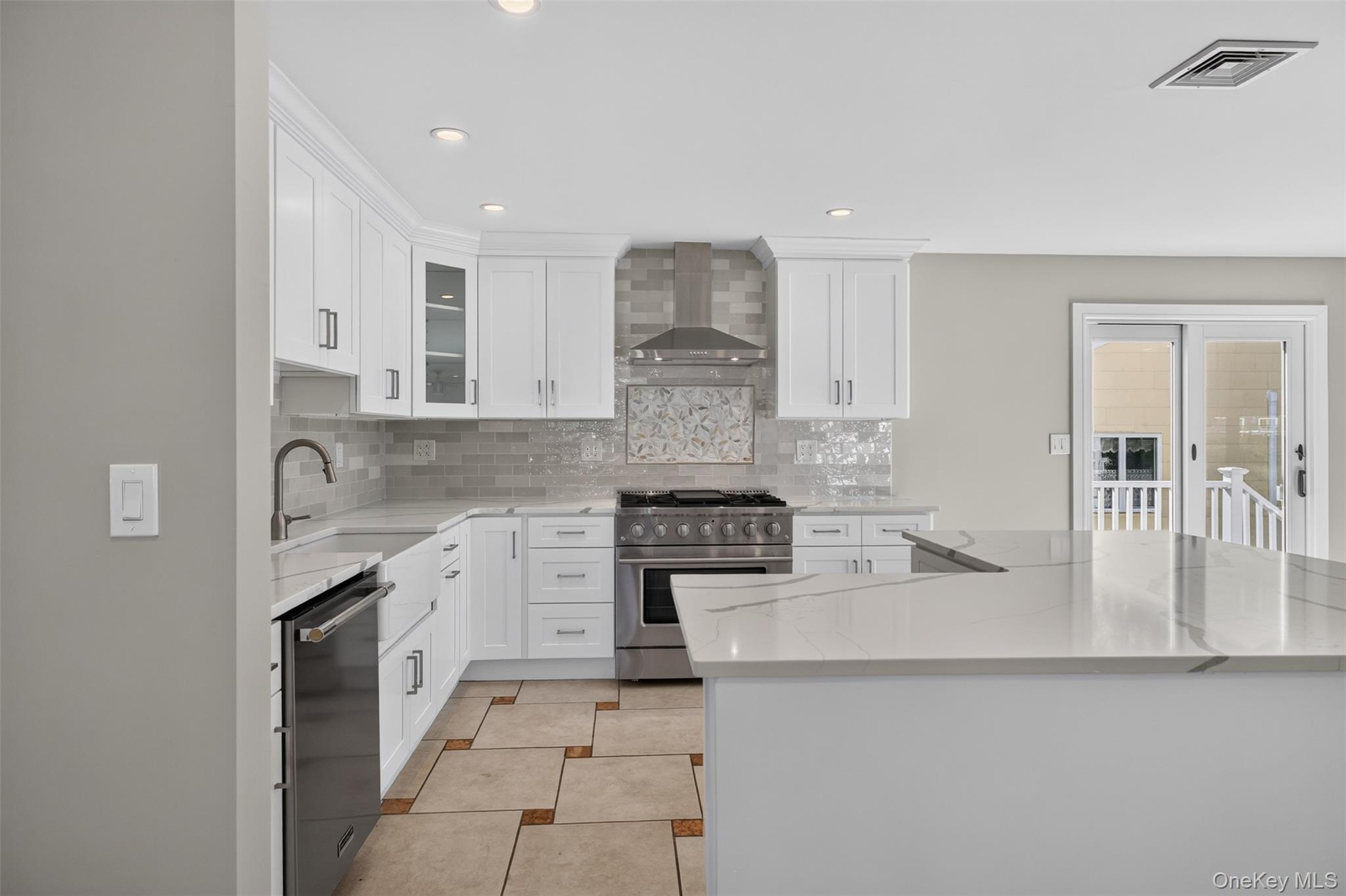35 Adams Avenue Property Photo 19