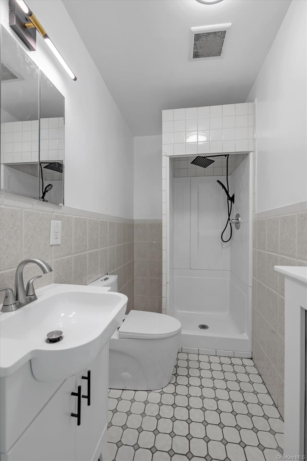 31 Walters Avenue Property Photo 18