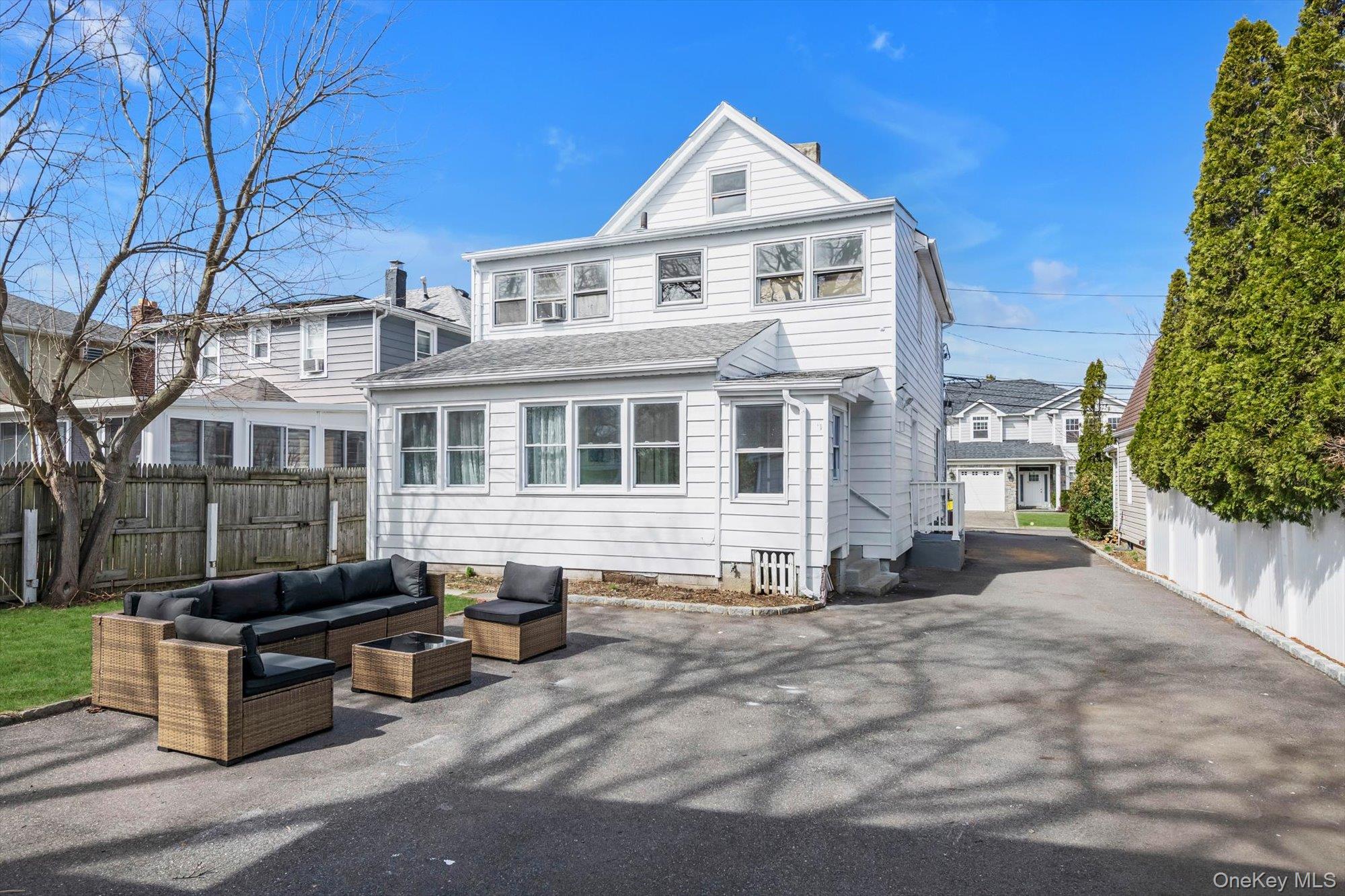 31 Walters Avenue Property Photo 21