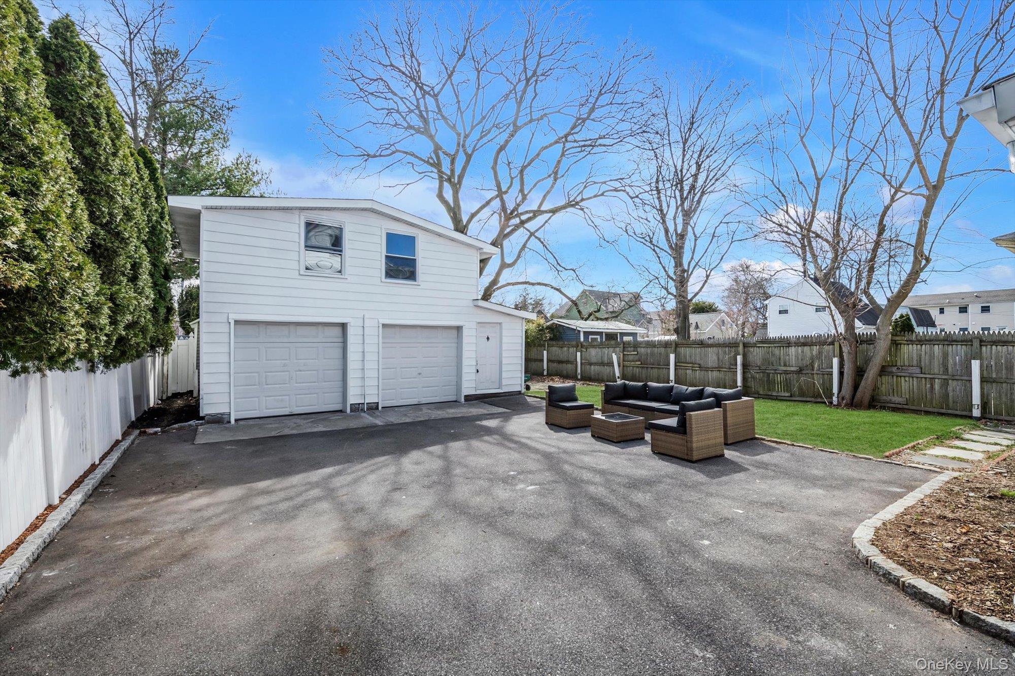 31 Walters Avenue Property Photo 23