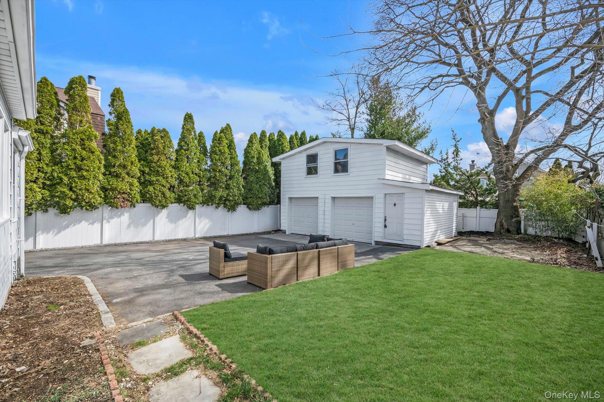 31 Walters Avenue Property Photo 24