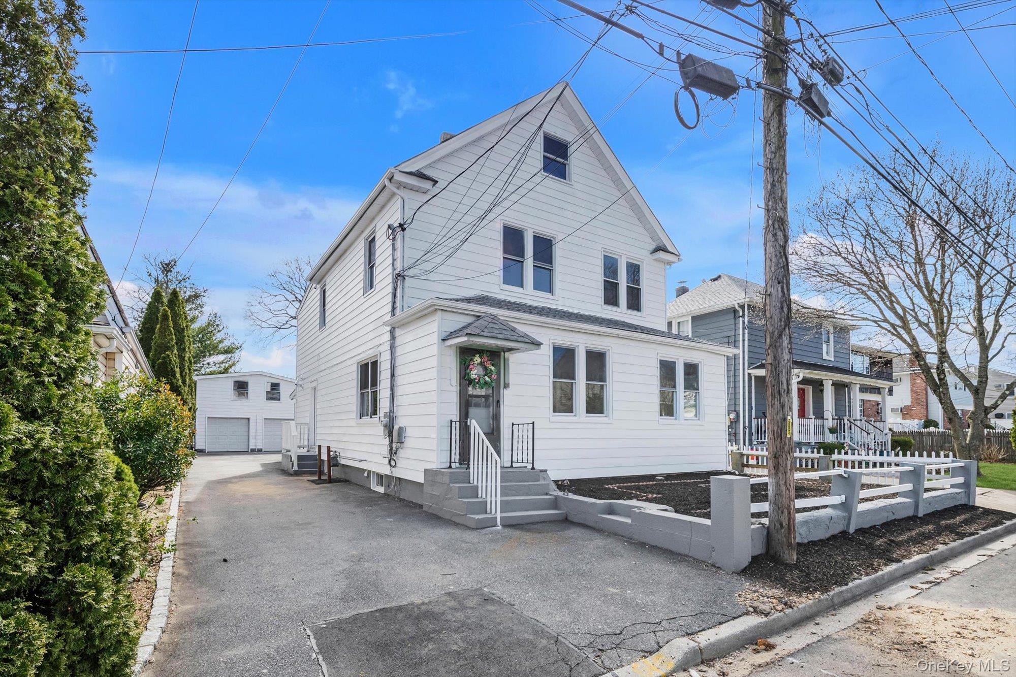 31 Walters Avenue Property Photo 25