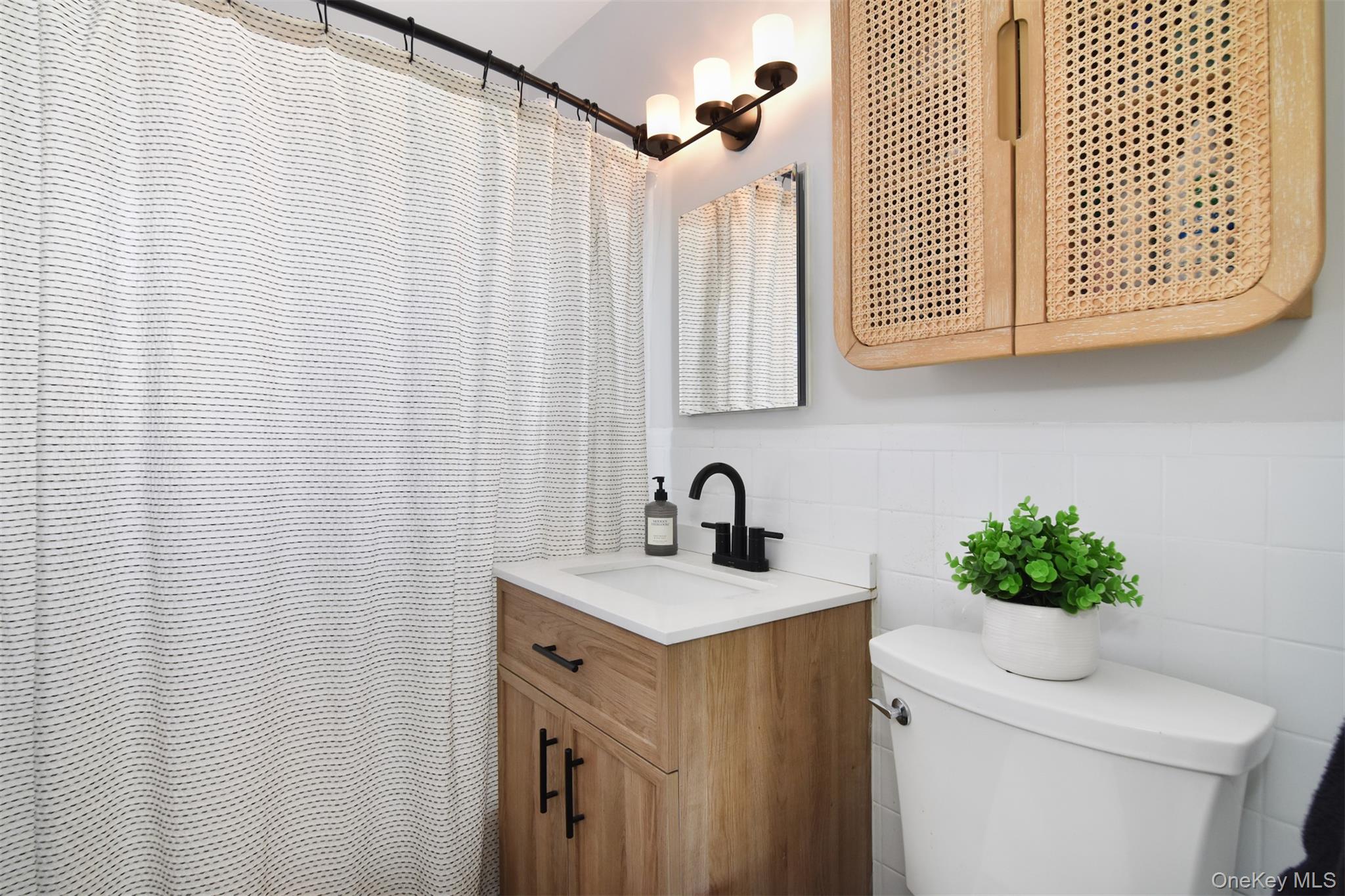 330 S Broadway B10 Property Photo 11