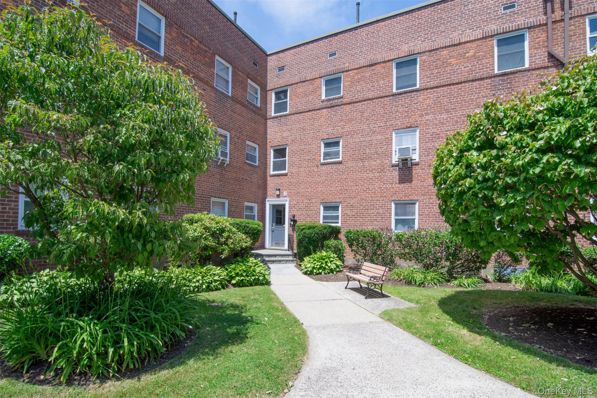 330 S Broadway B10 Property Photo 12