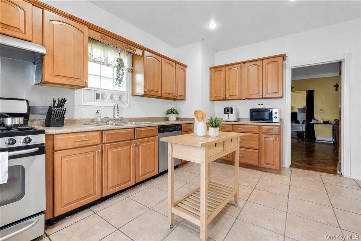 88-49 185th Street Property Photo 14