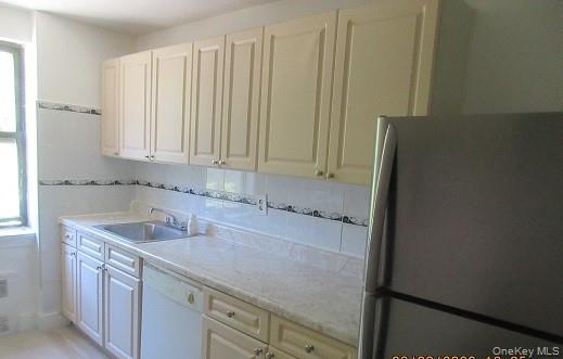 2866 Marion Avenue 1e Property Photo 5