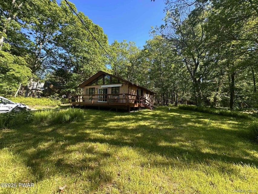 107 Fetlock Drive Property Photo 4