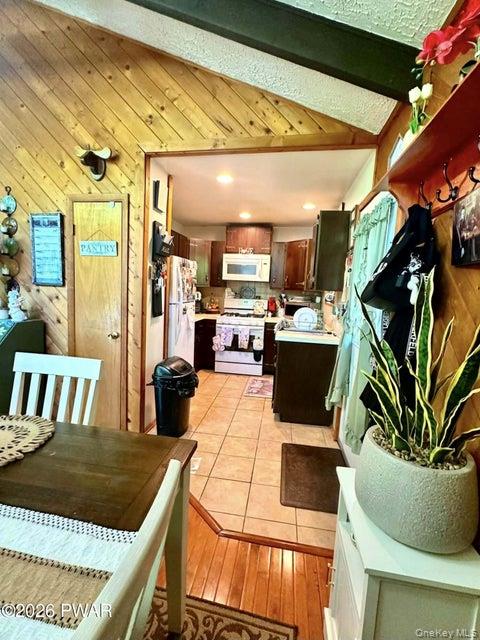 107 Fetlock Drive Property Photo 17