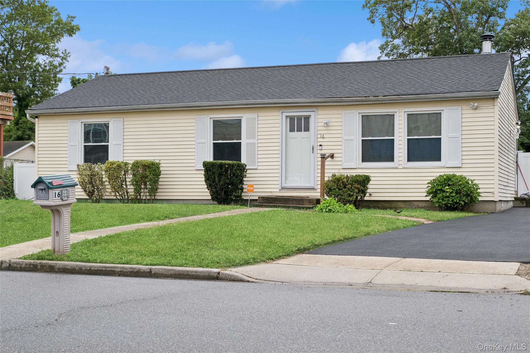 16 Arlington Avenue Property Photo 1