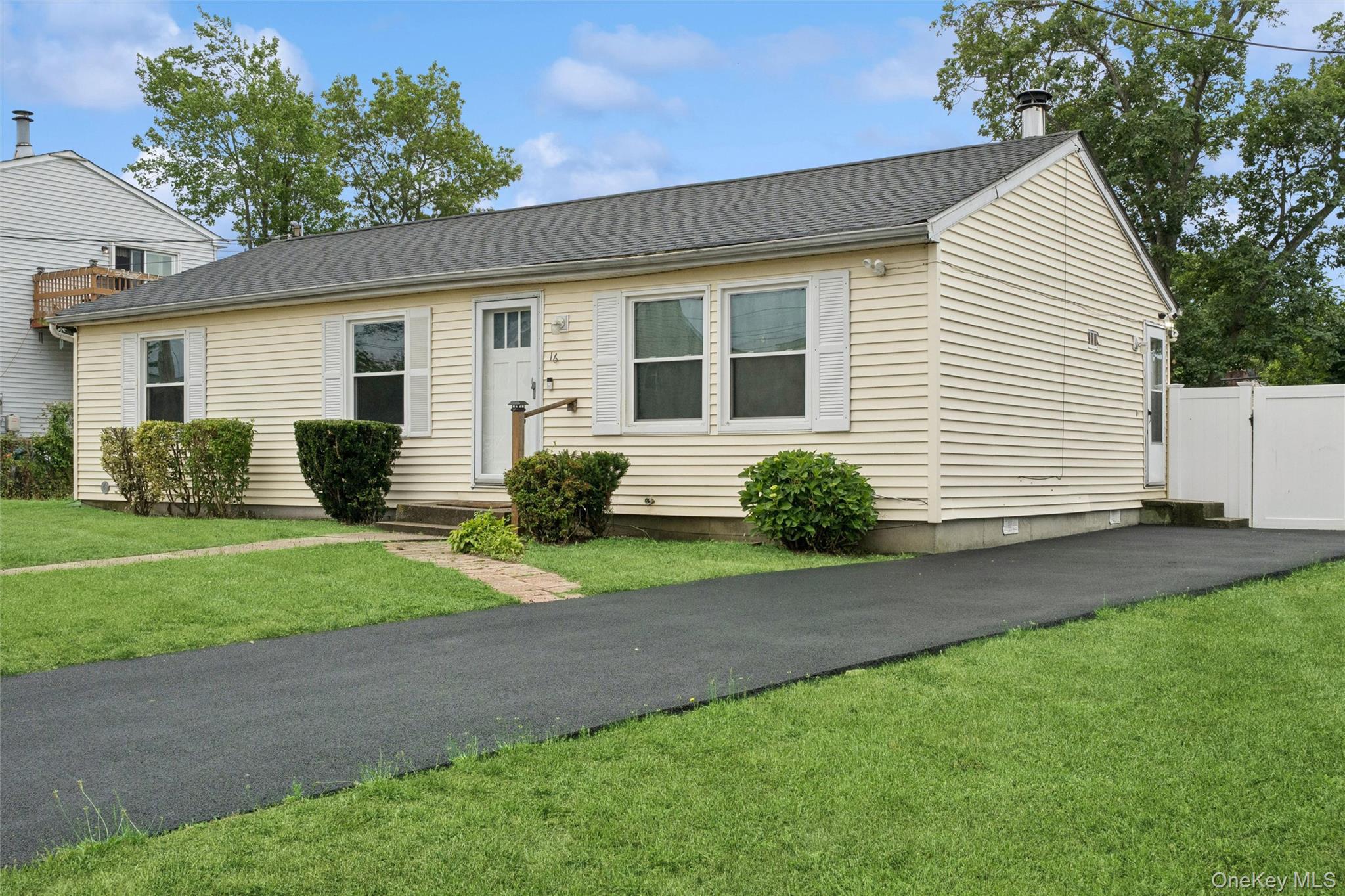 16 Arlington Avenue Property Photo 4