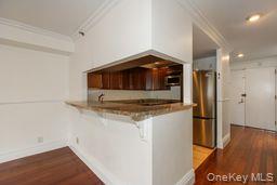 100 Cuttermill Road 4v Property Photo 13