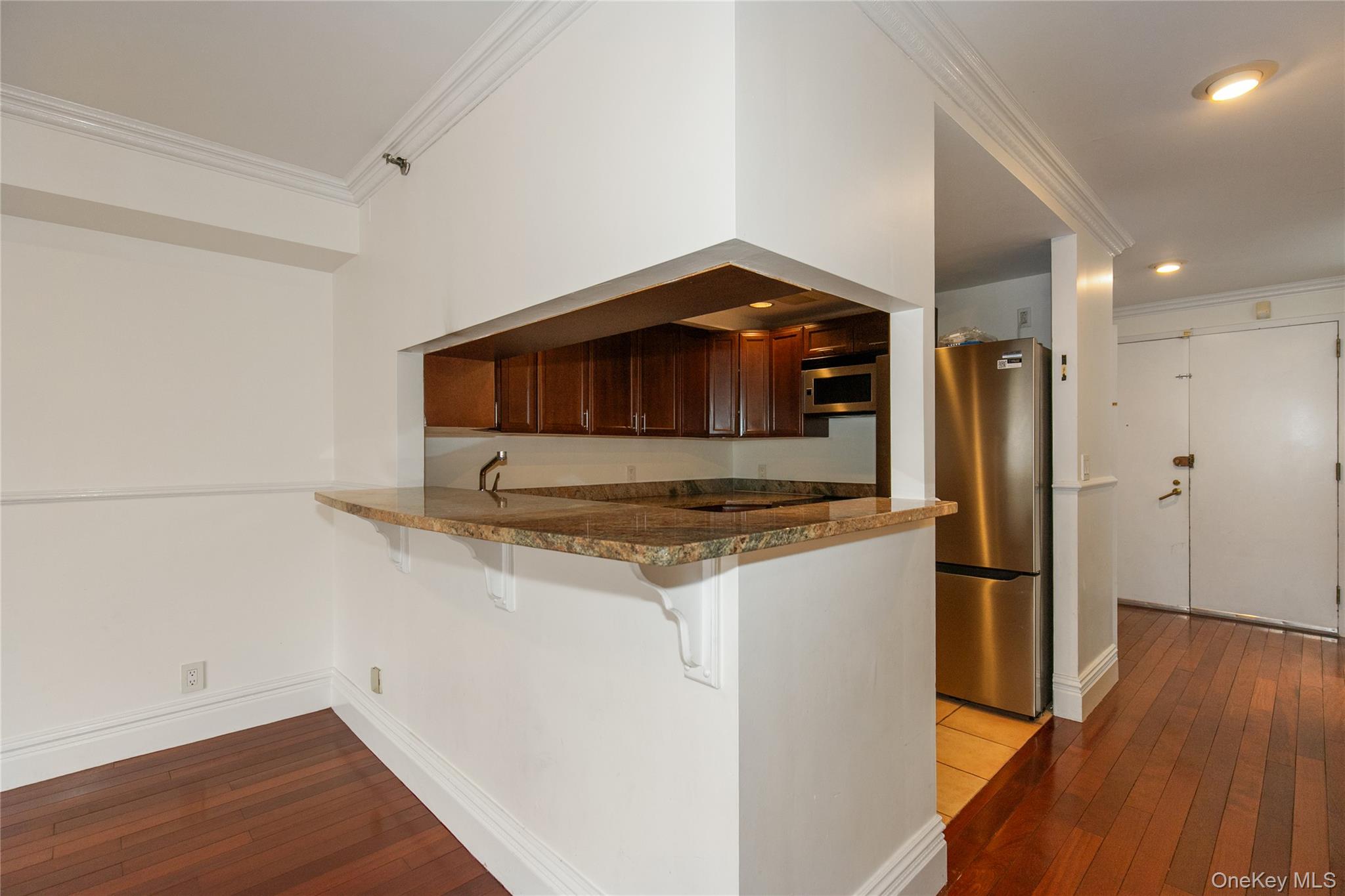 100 Cuttermill Road 4v Property Photo 14