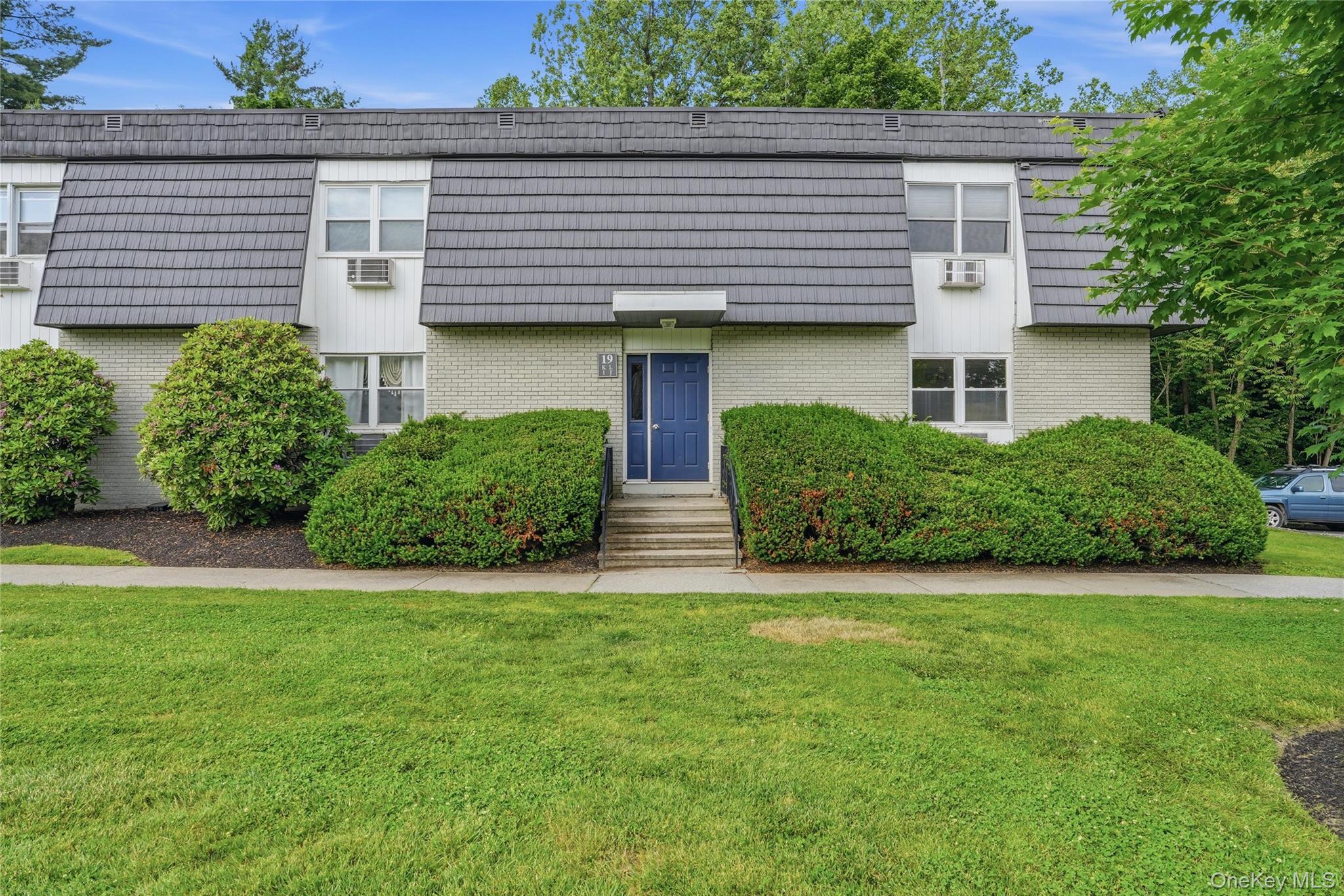 19 White Gate Road J Property Photo 1