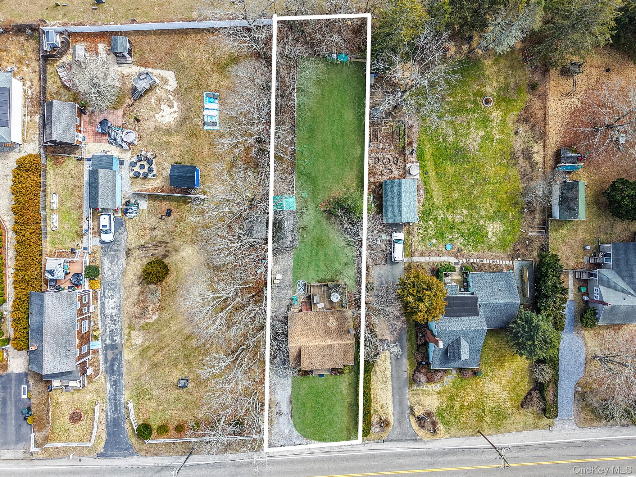 14 Tuttle Avenue Property Photo 4