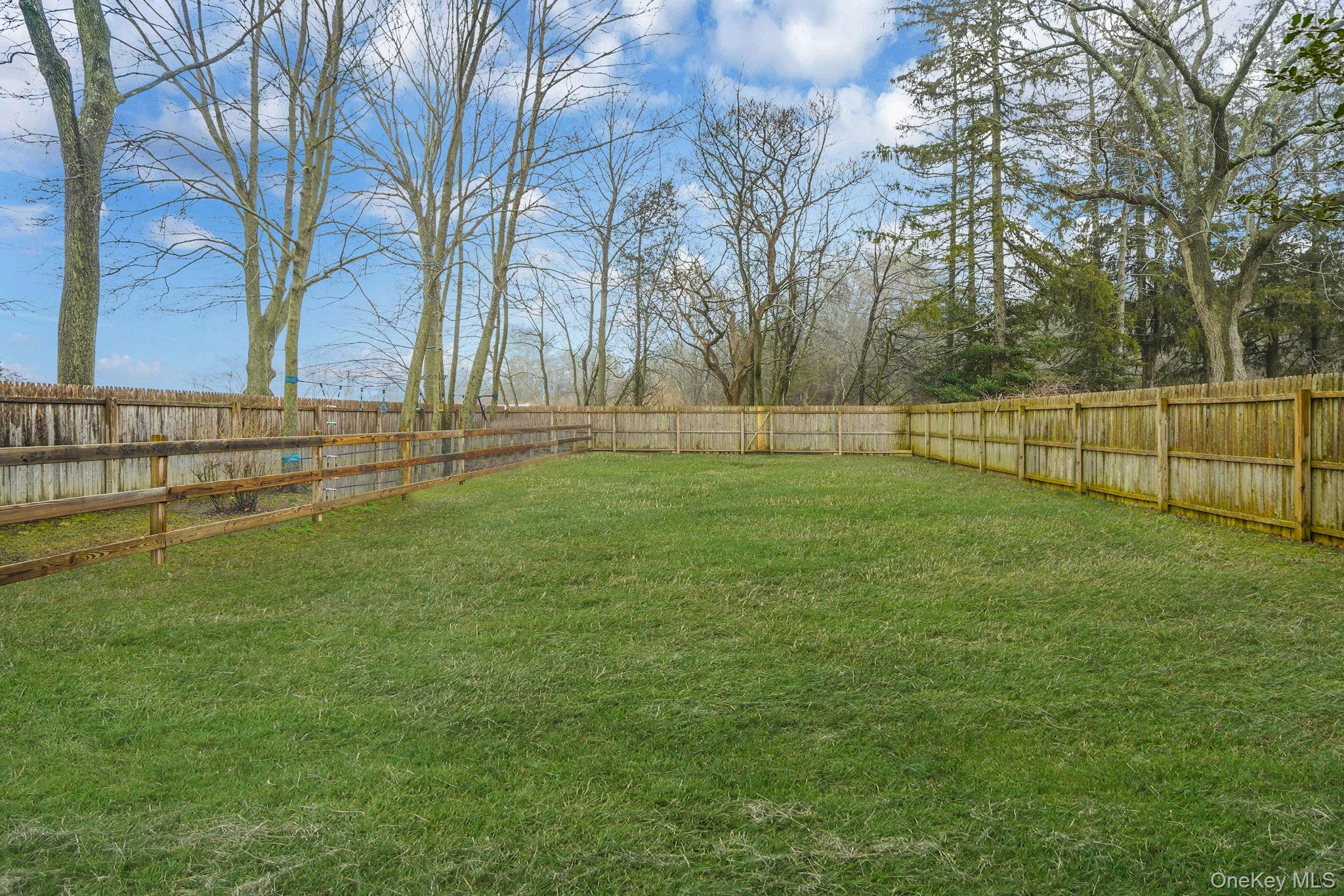 14 Tuttle Avenue Property Photo 21