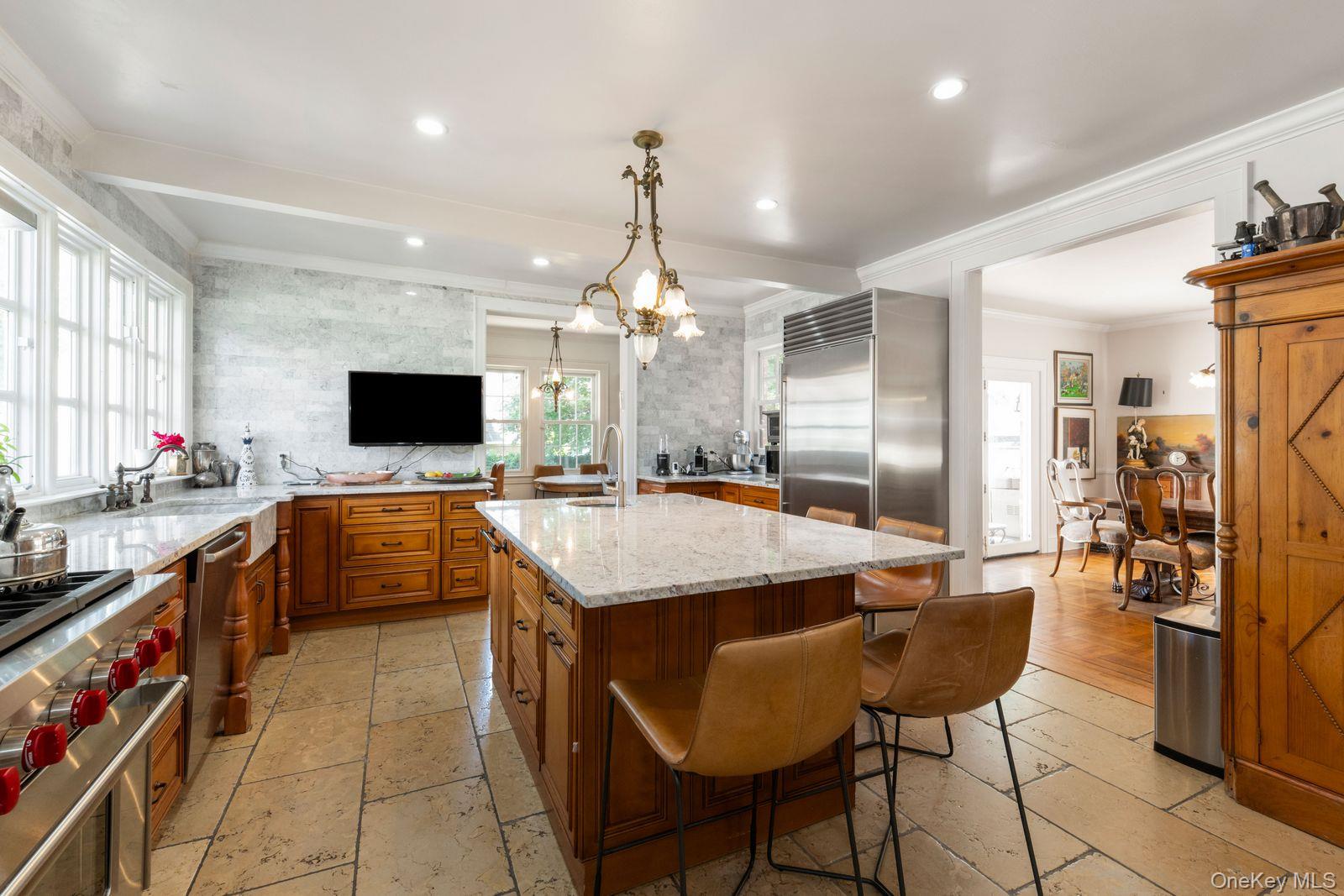 98 Washington Avenue Property Photo 6