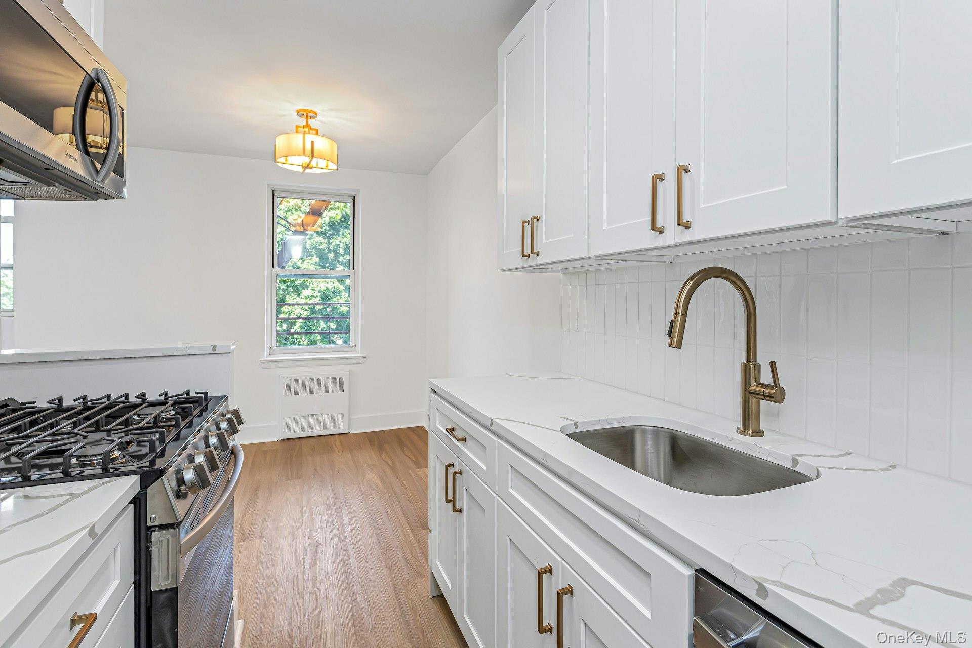 1300 Midland Avenue A30 Property Photo 6