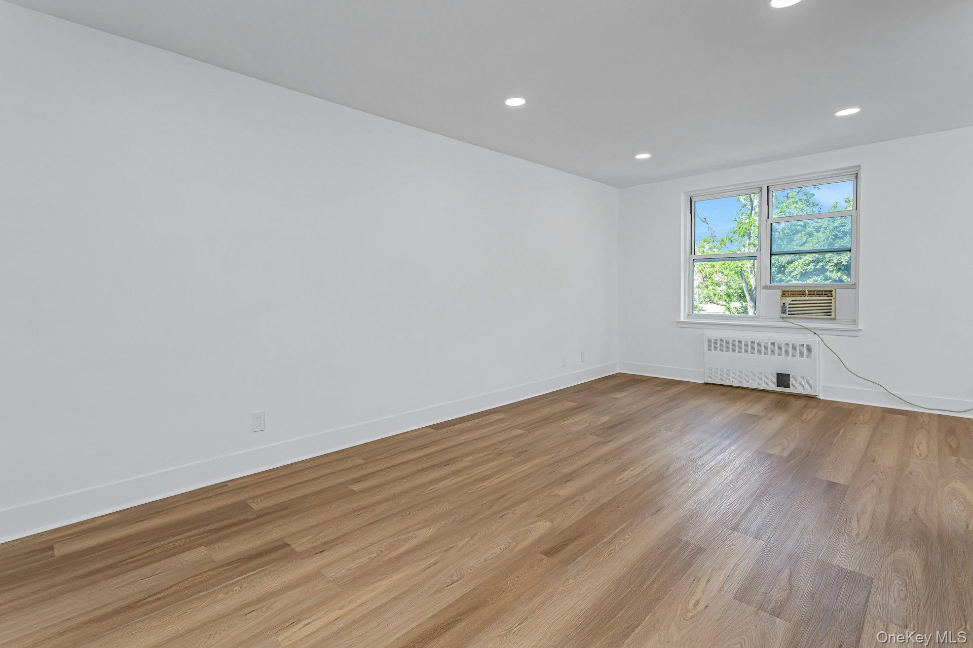 1300 Midland Avenue A30 Property Photo 11
