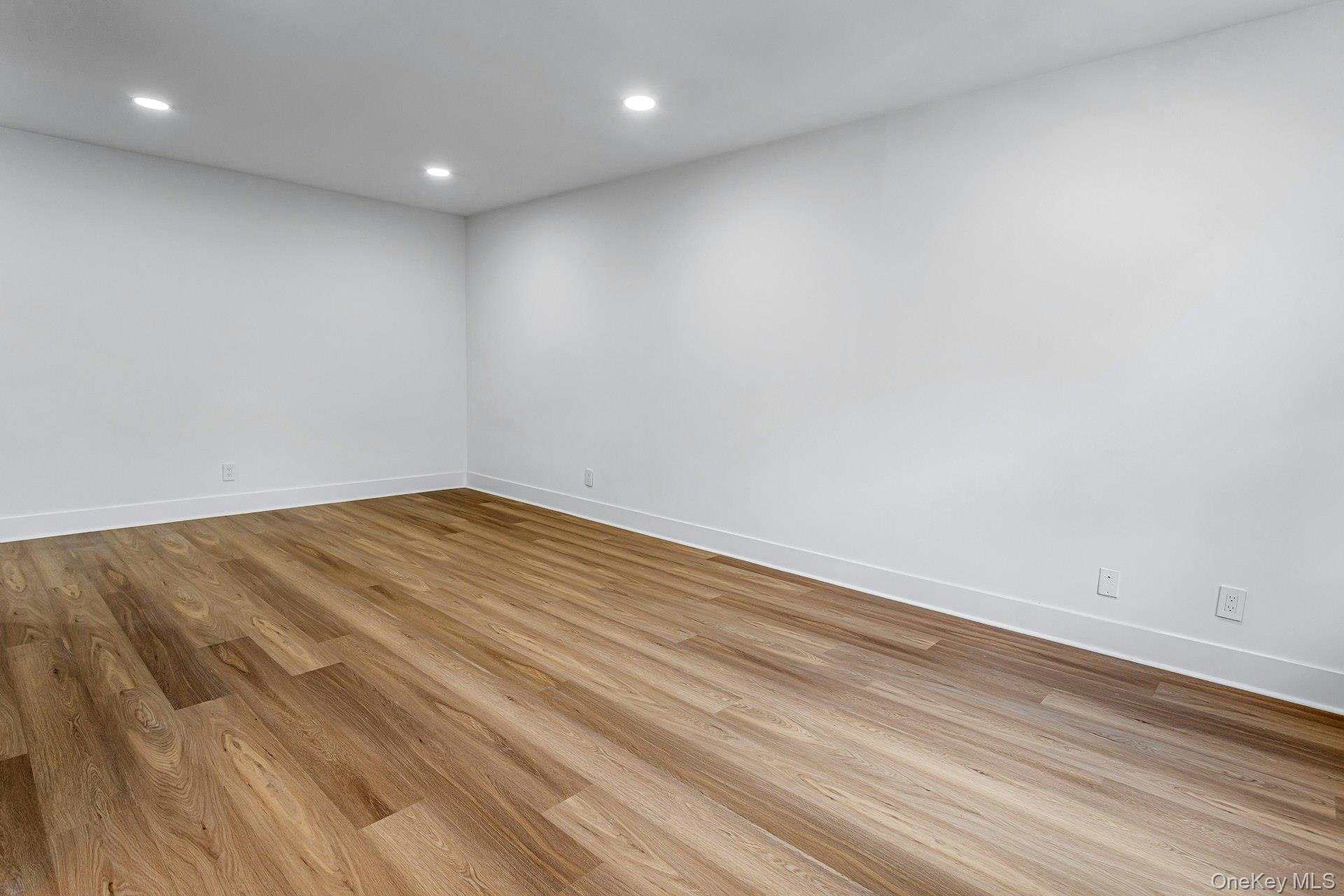 1300 Midland Avenue A30 Property Photo 16