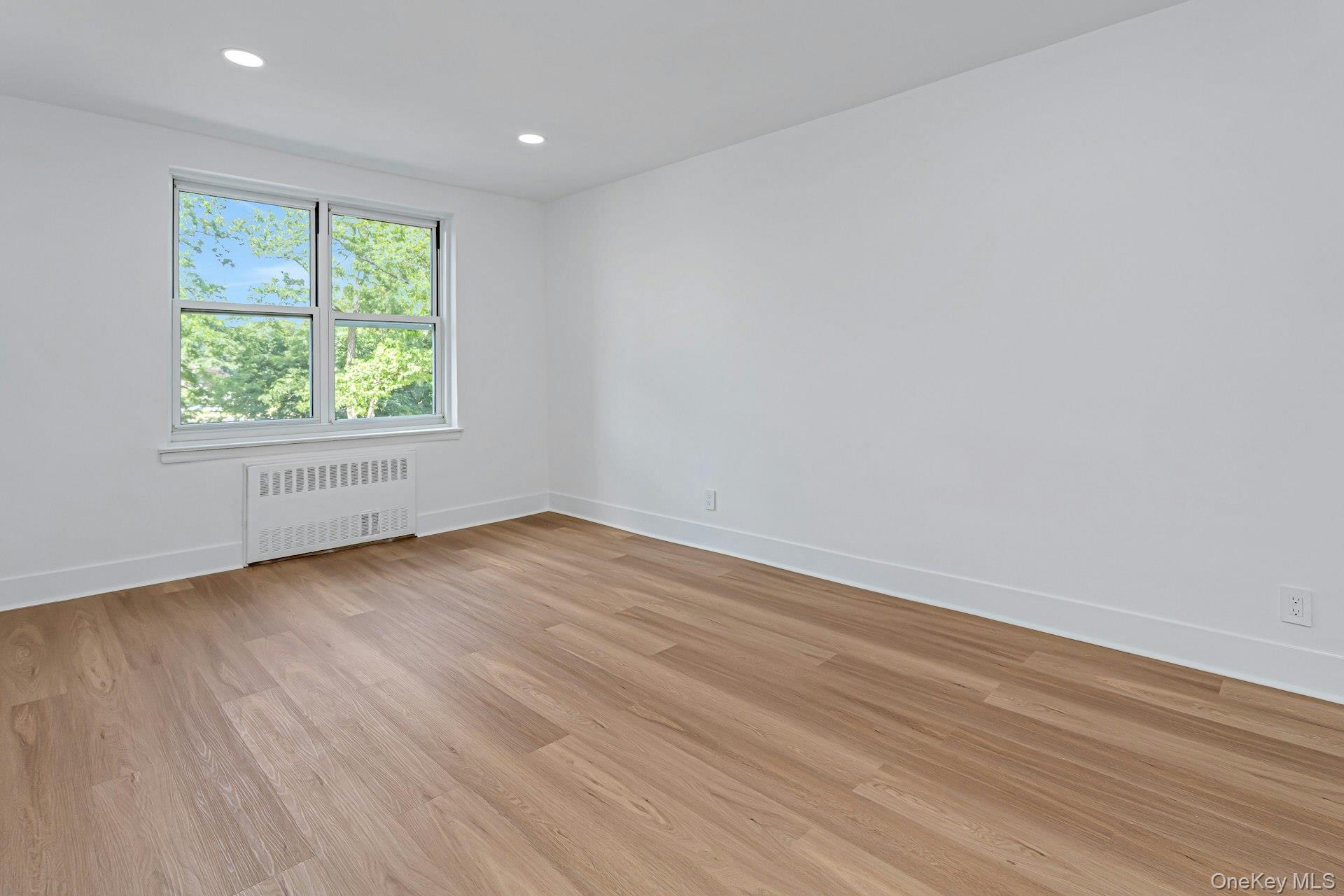 1300 Midland Avenue A30 Property Photo 17