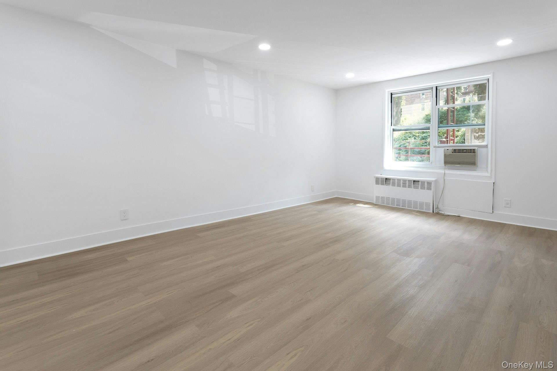 1296 Midland Avenue L2 Property Photo 9