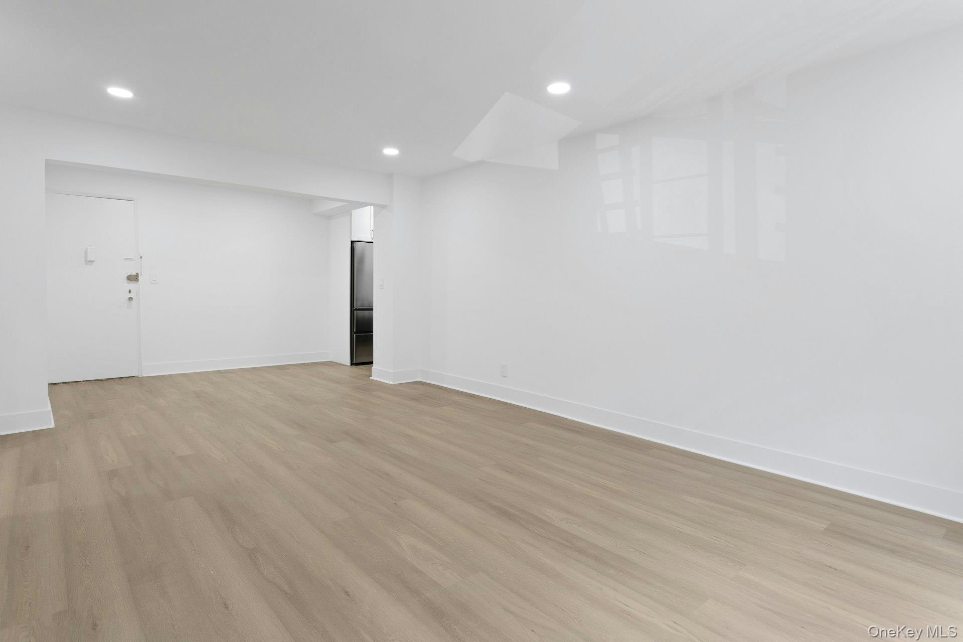 1296 Midland Avenue L2 Property Photo 10