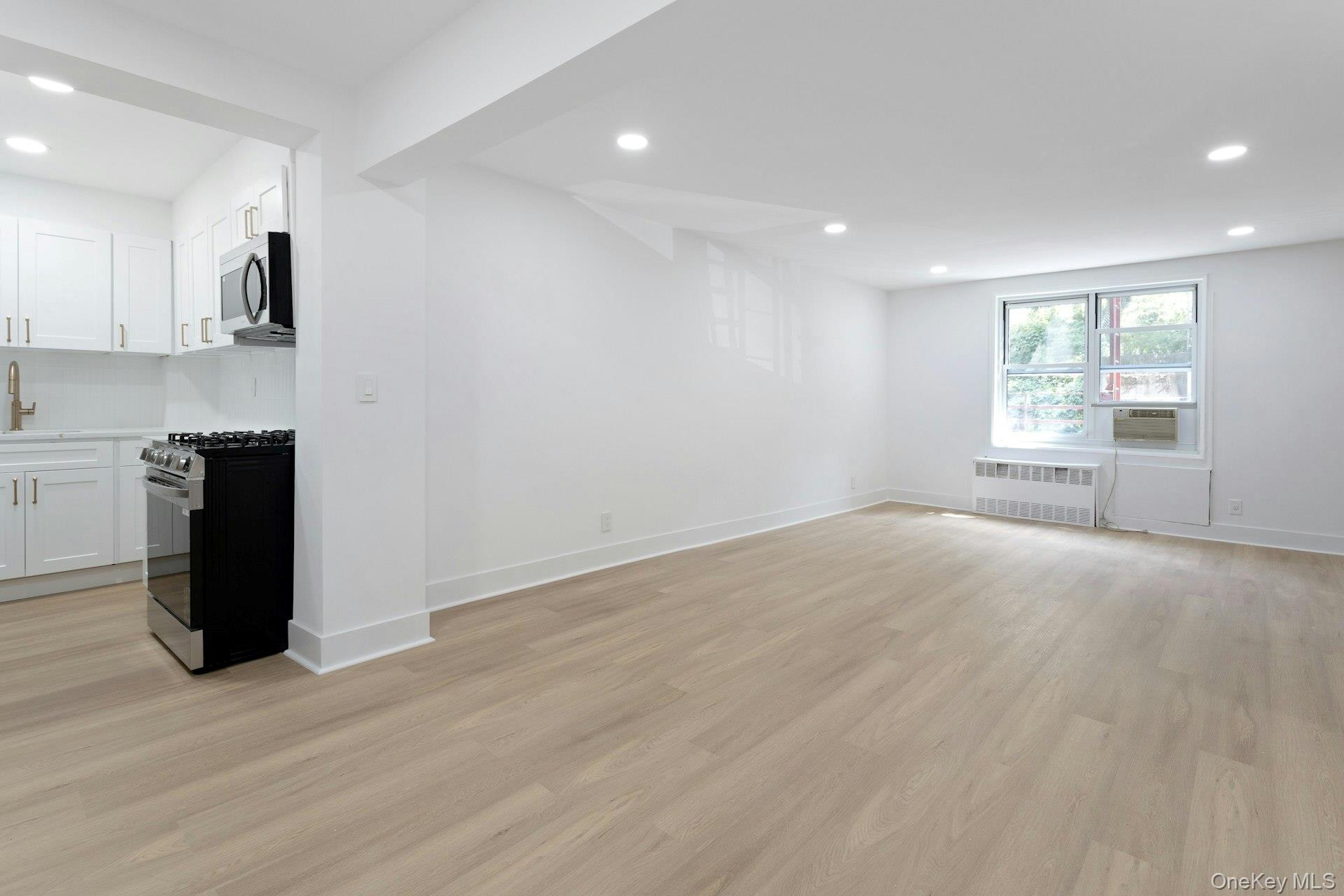 1296 Midland Avenue L2 Property Photo 11