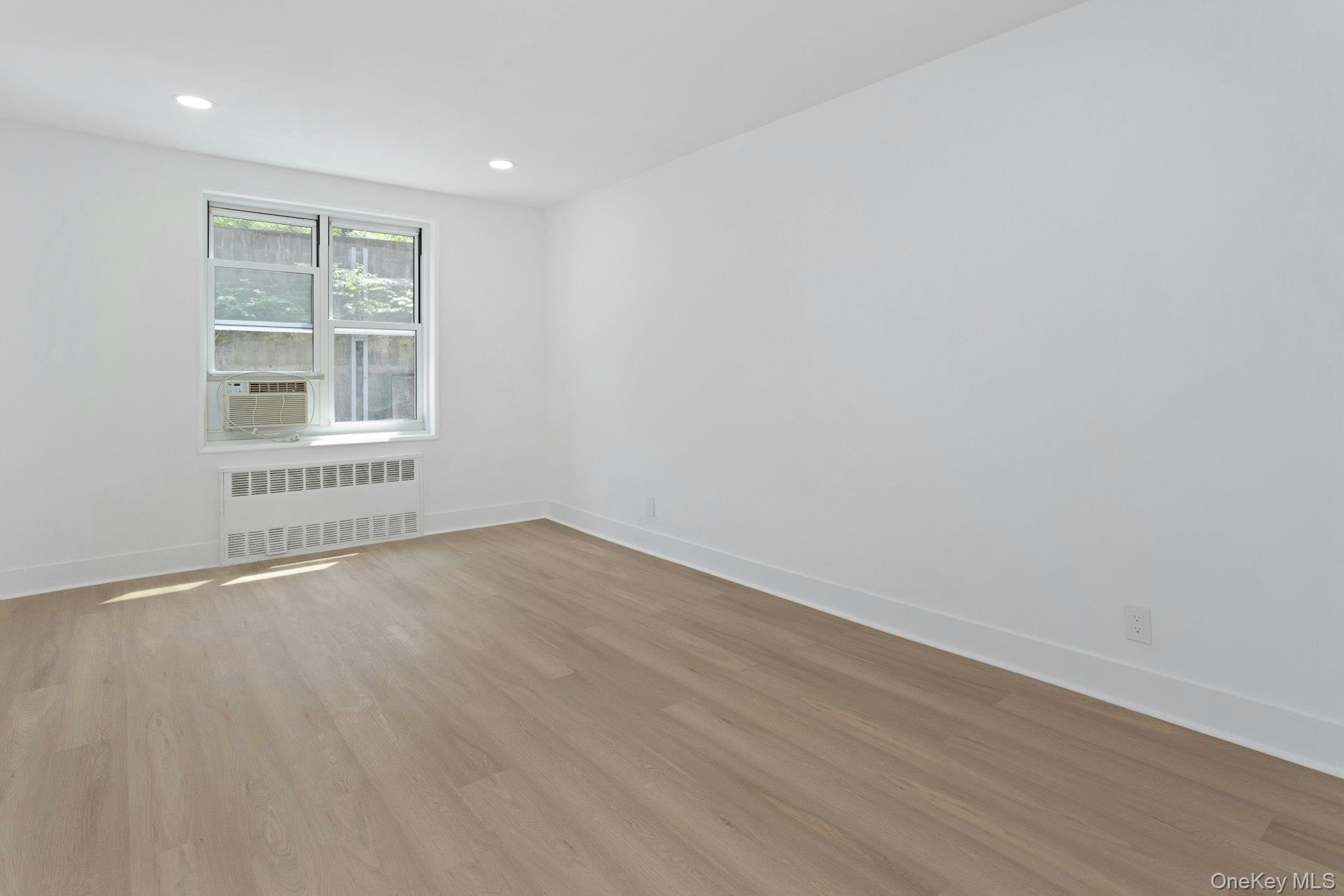 1296 Midland Avenue L2 Property Photo 16
