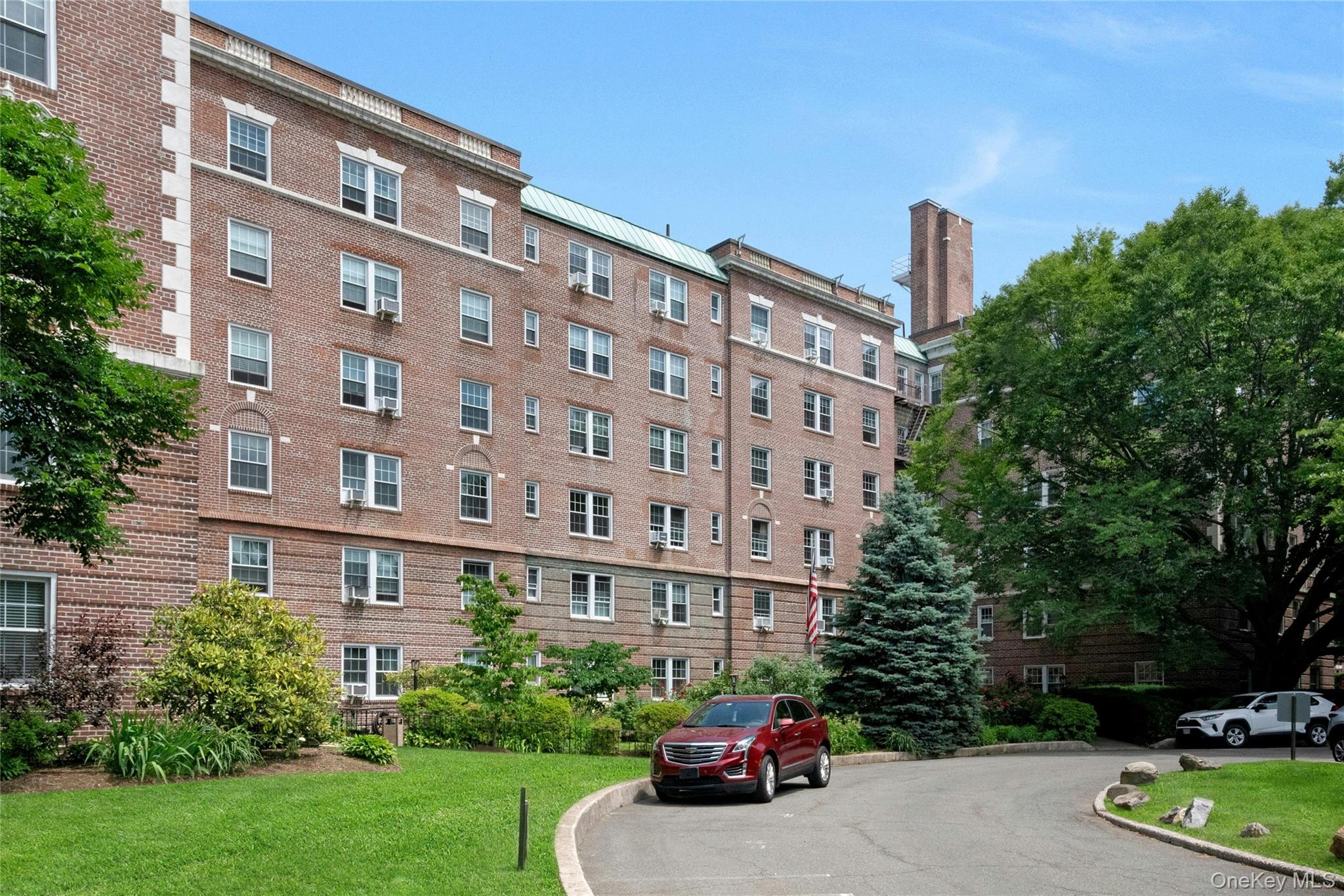 300 S Broadway 1 G Property Photo 2