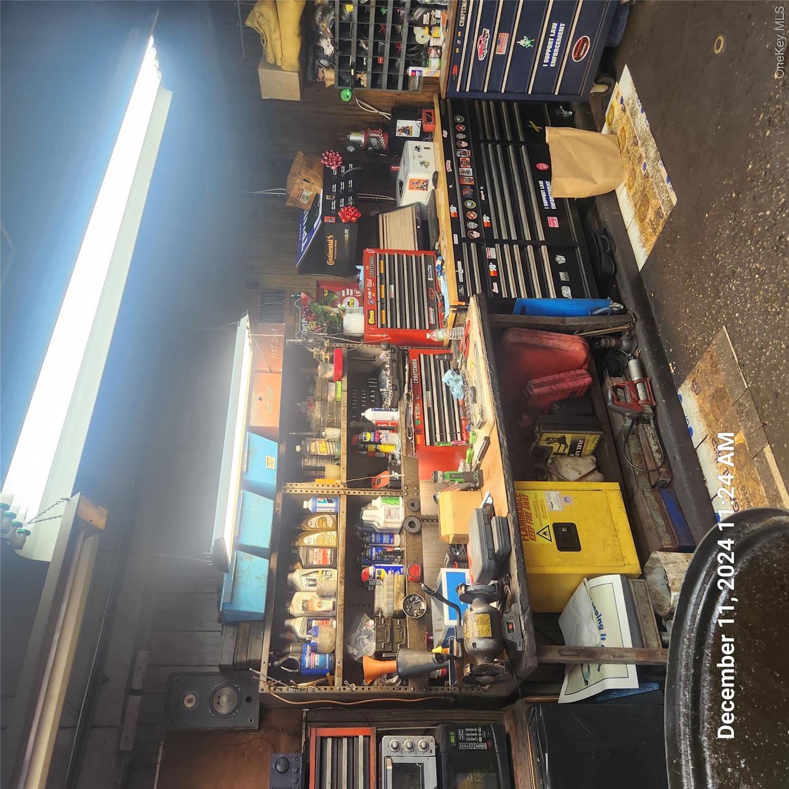21802 Hillside Avenue Property Photo 3