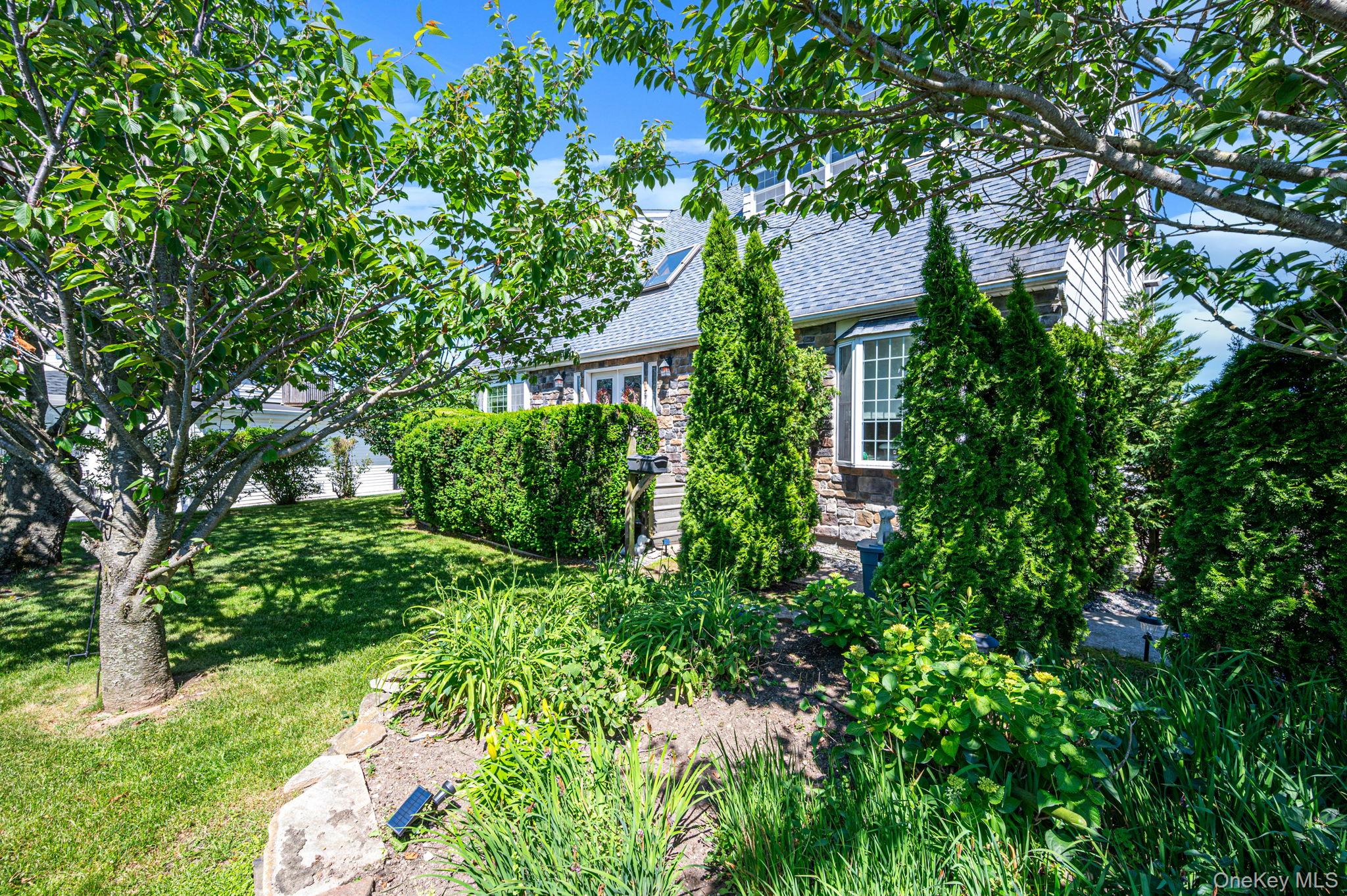 7 Forest Avenue Property Photo 5