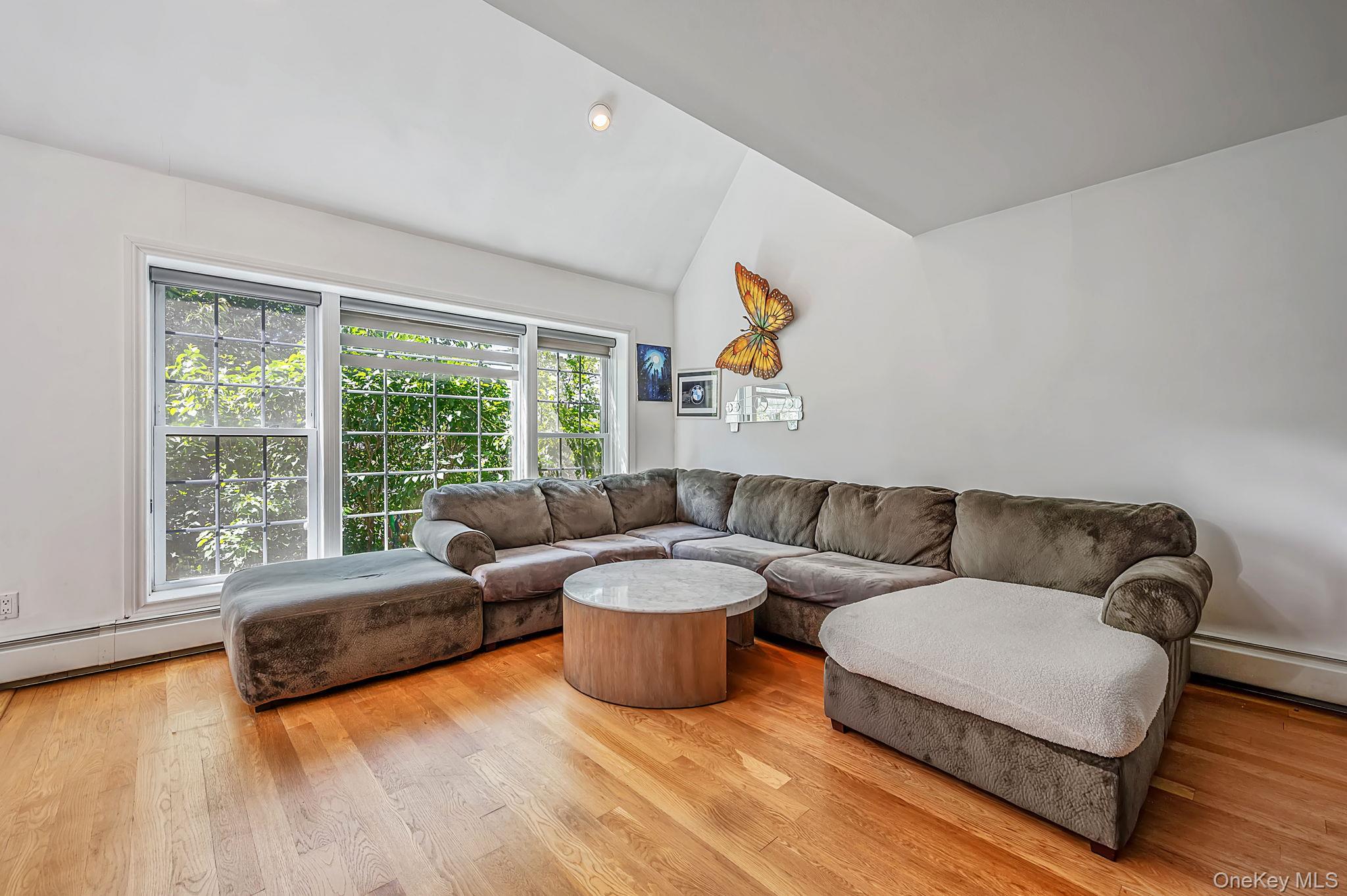 7 Forest Avenue Property Photo 10