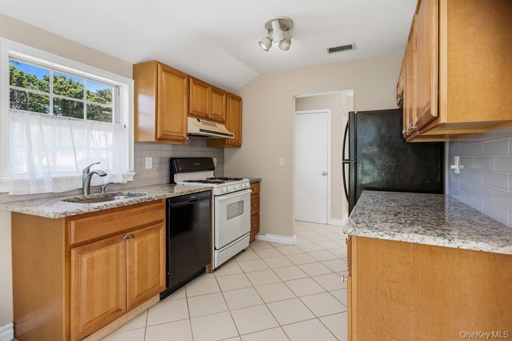 532 Race Place Property Photo 11