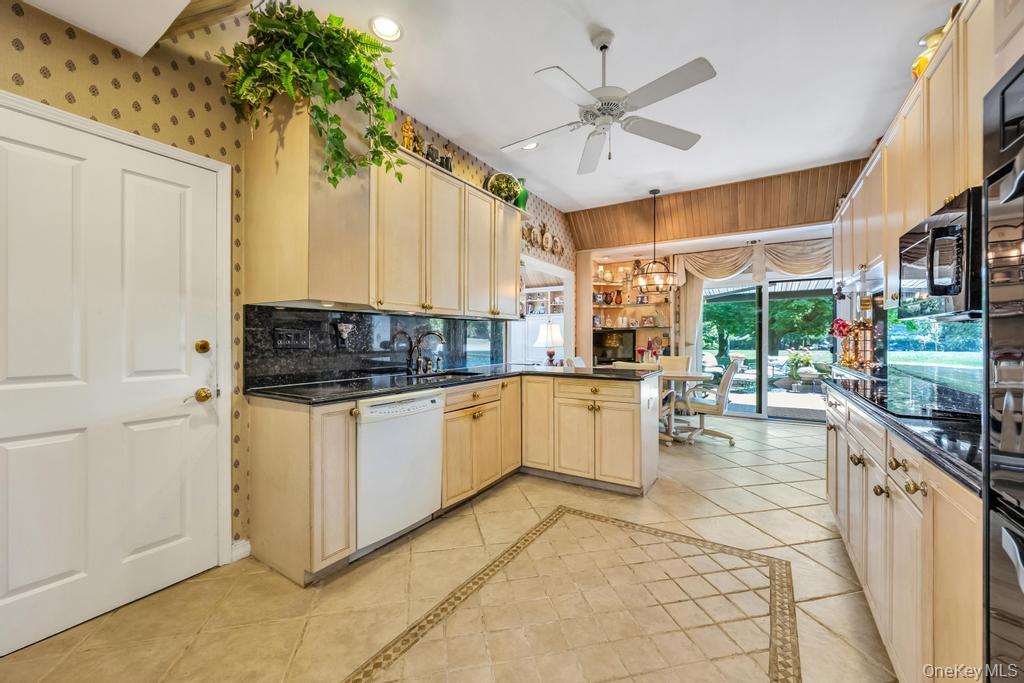202 Captains Way Property Photo 17