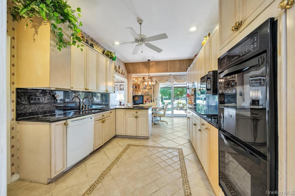 202 Captains Way Property Photo 18