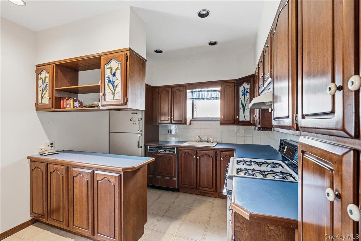 1228 80th Street Property Photo 9