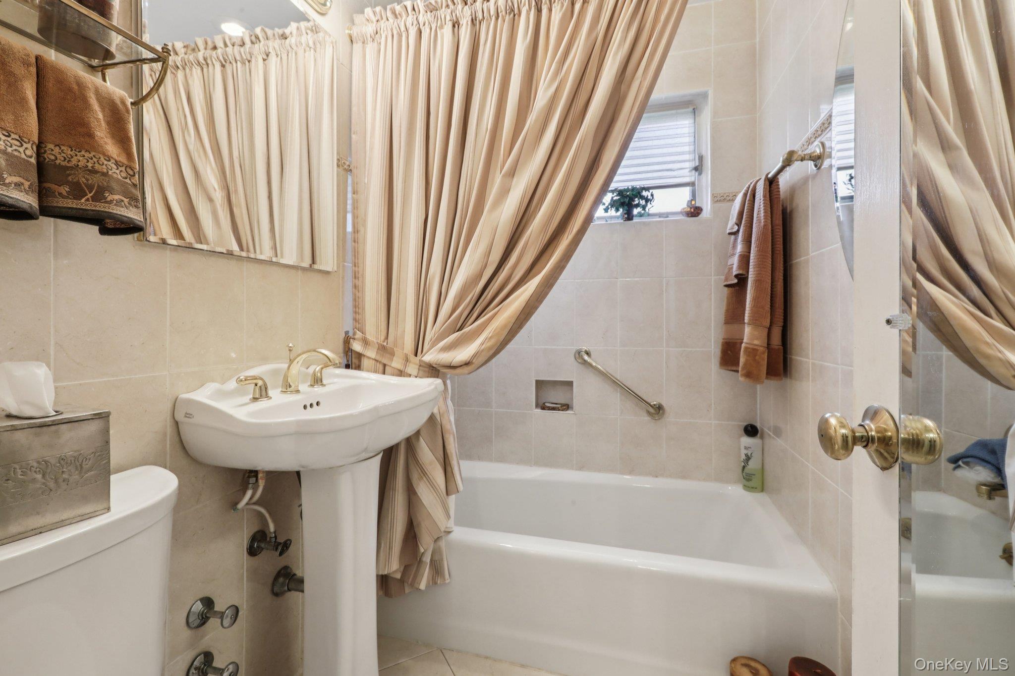40 Lawrence Drive A Property Photo 12