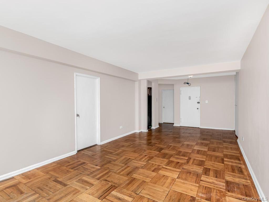 629 Kappock Street 2p Property Photo 4