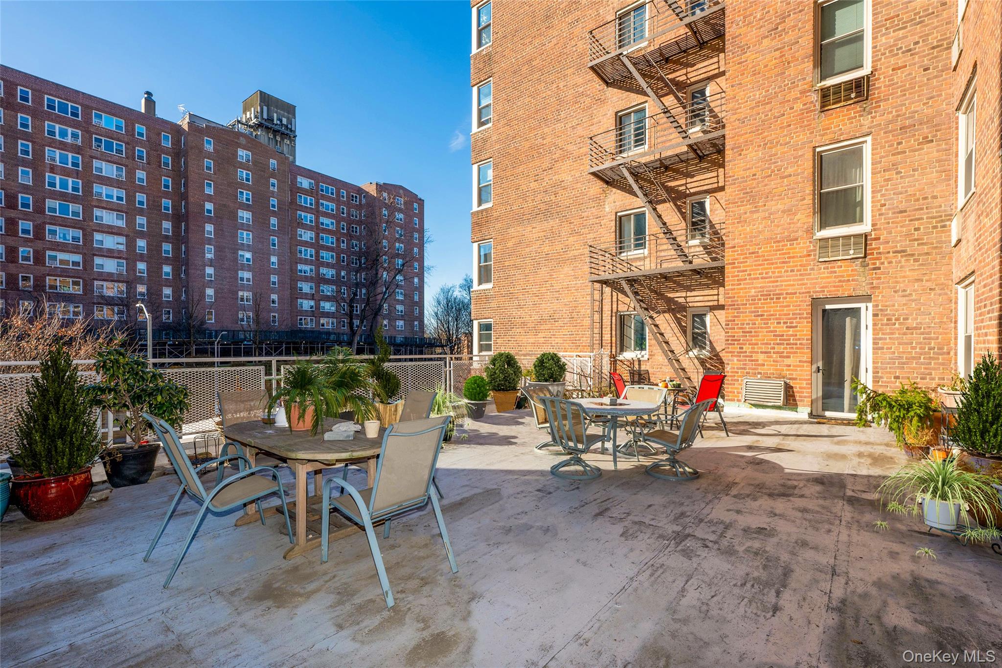 629 Kappock Street 2p Property Photo 10