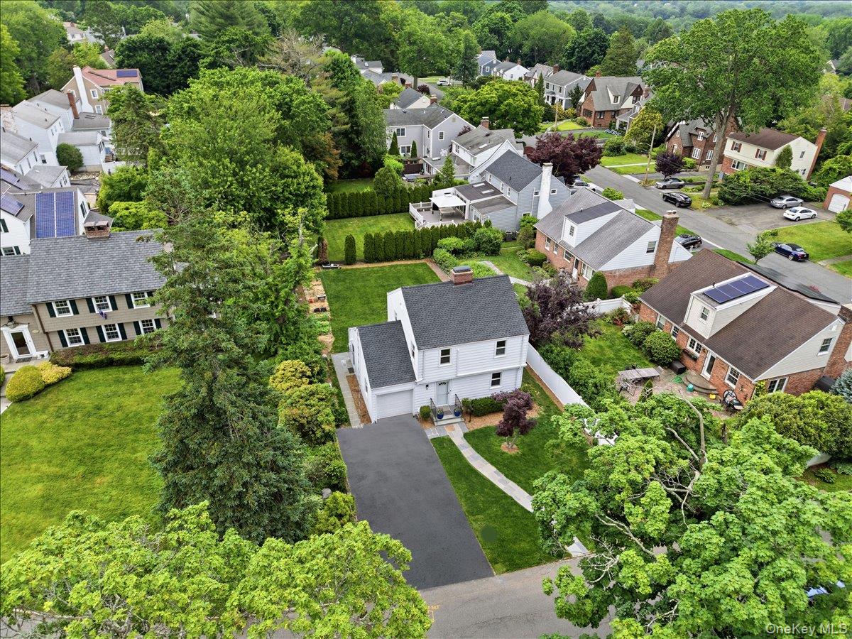 6 Deerfield Avenue Property Photo 1