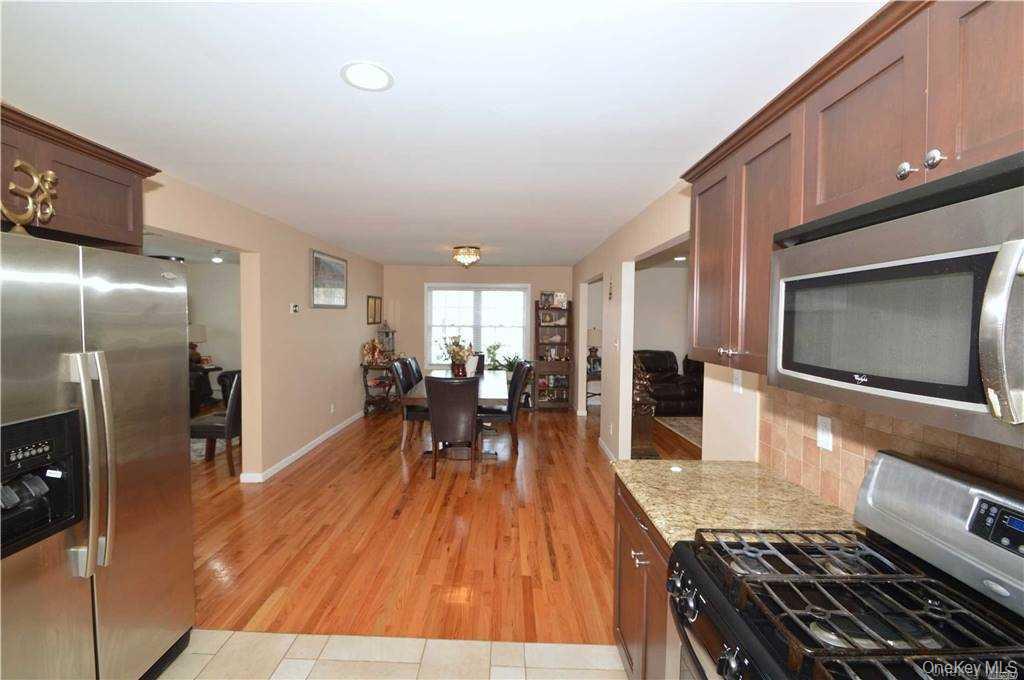 106 Roosevelt Avenue Property Photo 5